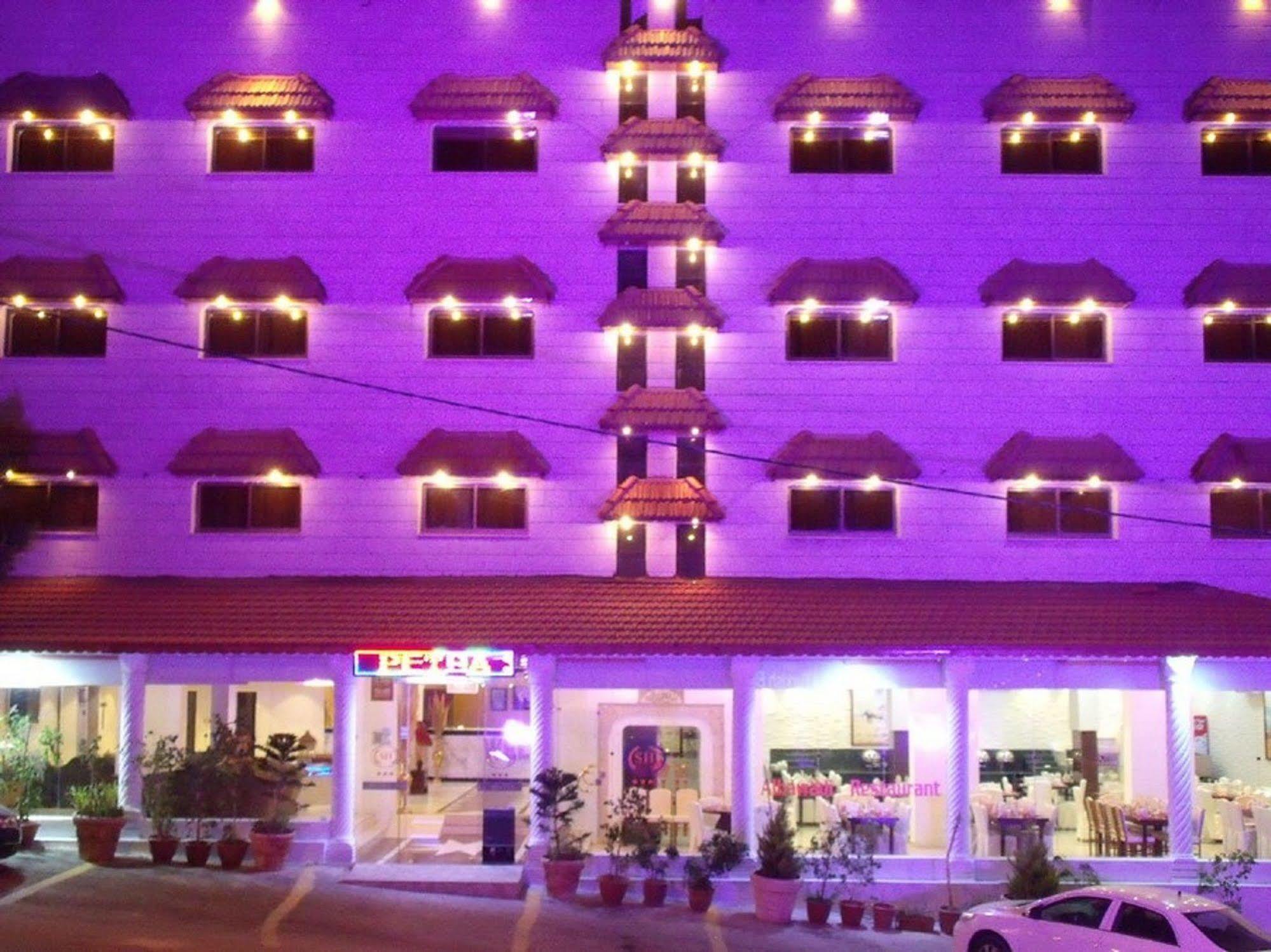 Sella Hotel Wadi Musa Exterior photo